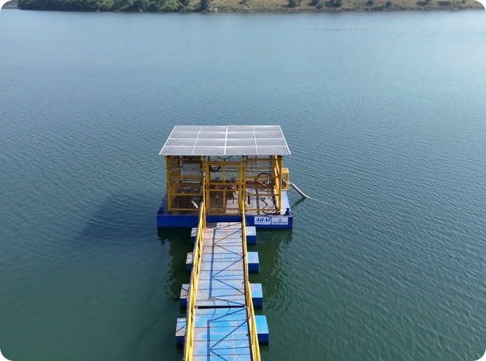 Floating solar pump house platform on reservoir