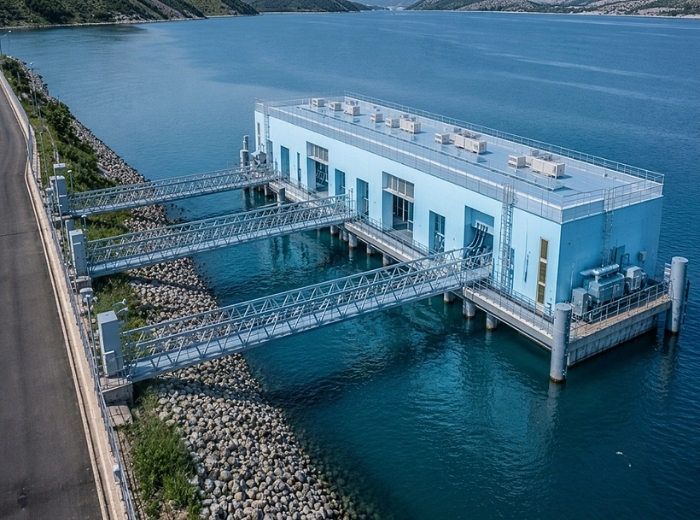 Floating data center modular server enclosure