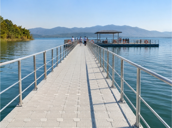 Floating walkway and bridge connectivity