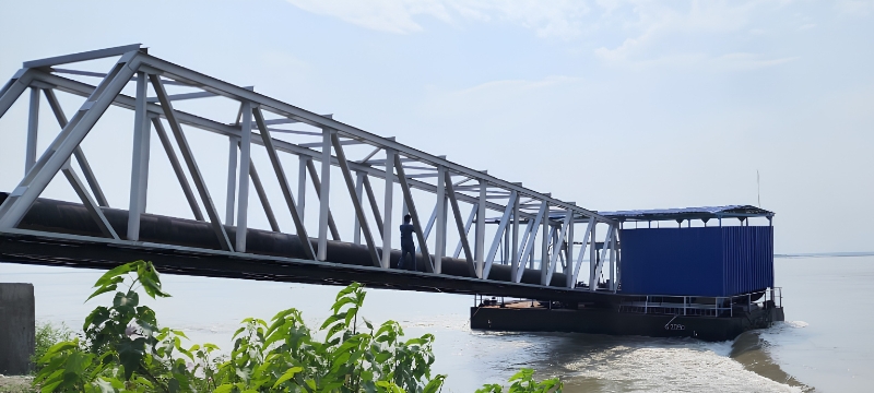 Pump machinery on floating platform