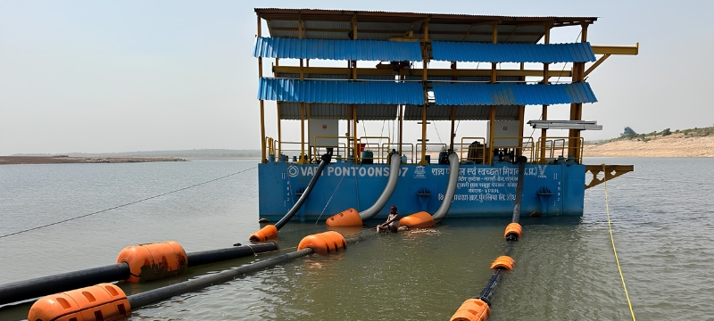Pipe and cable floater system